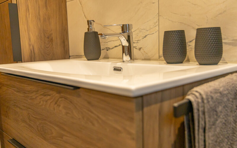 Modernes Waschbecken im Badezimmer der Ferienwohnung Modernes Waschbecken im Badezimmer der Ferienwohnung