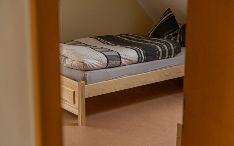 Blick in das Gästezimmer der Ferienwohnung mit zwei Einzelbetten Blick in das Gästezimmer der Ferienwohnung mit zwei Einzelbetten